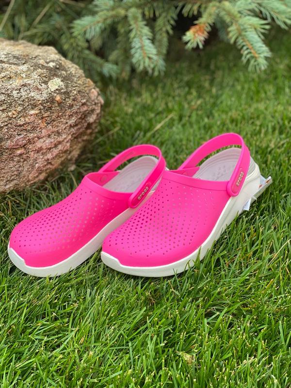 Crocs literide clog electric pink