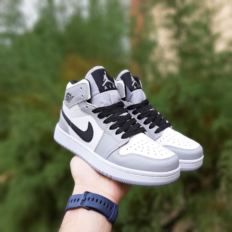 Женские высокие серые с белым кроссовки nike air jordan 1 mid 🆕 высокие ...