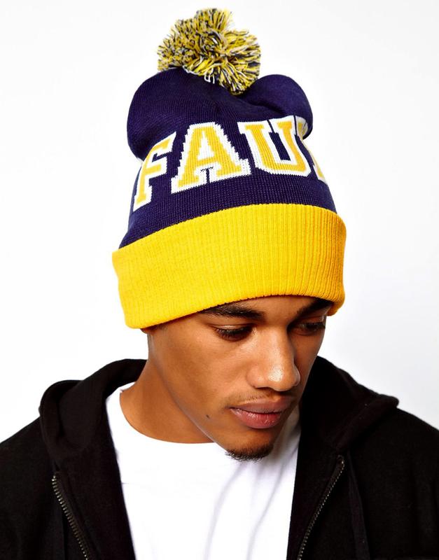 шапка с бомбошкой мужская. шапка с помпоном мужская зимняя. шапка с бомбошкой мужская. шапка с бомбошкой мужская. шапка с помпоном мужская томми хилфигер.