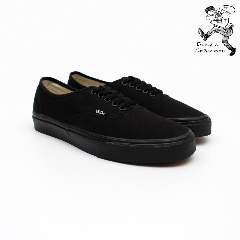 vans total black