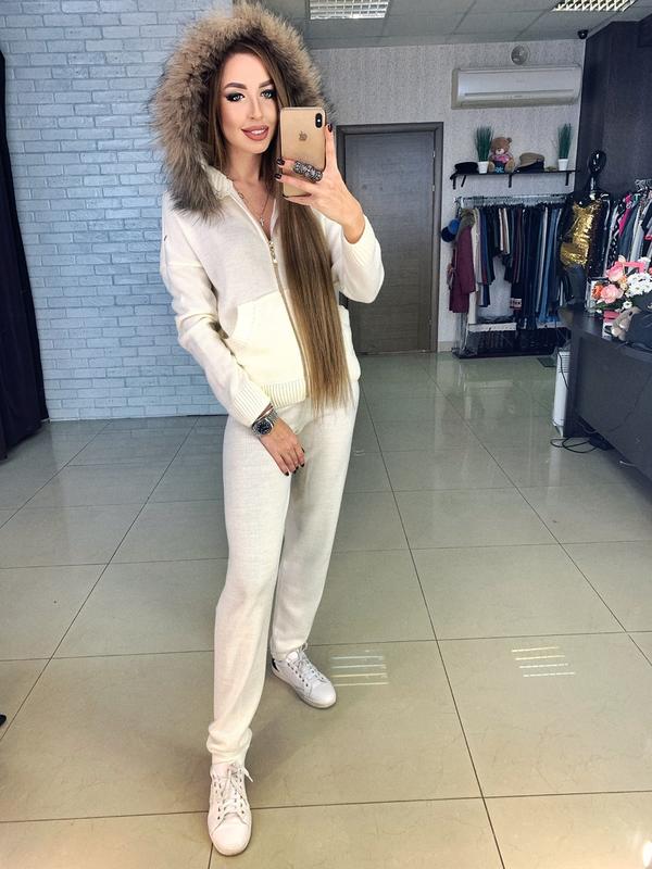 Спортивный костюм с мехом