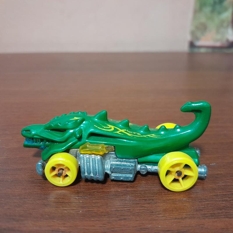Коллекционная моделька dragon blaster, hot wheels — цена 100 грн в ...