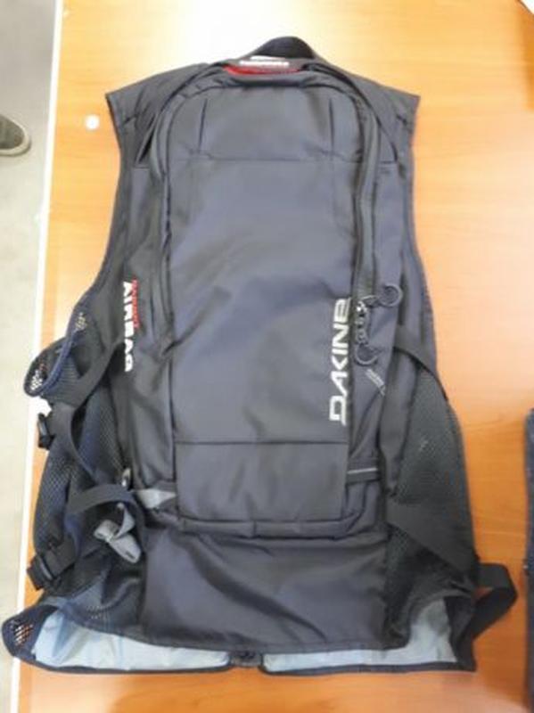 dakine poacher vest