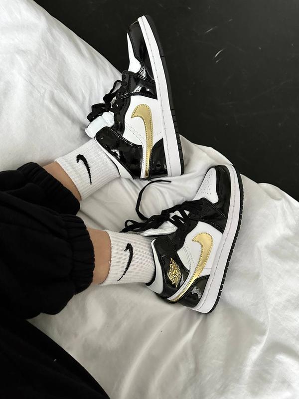 111431076 nike air jordan 1 retro mid patent golden black 2550