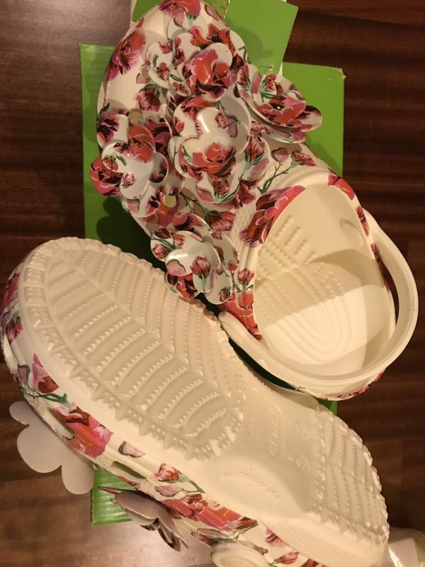 crocs timeless clash