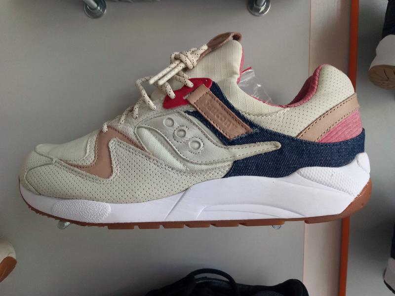 grid 9000 saucony