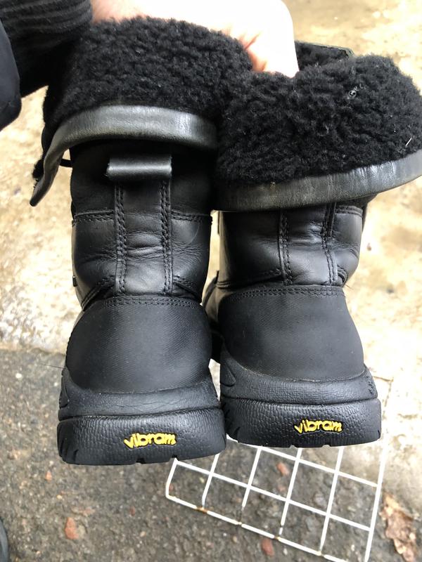 Ugg event vibram boots deals