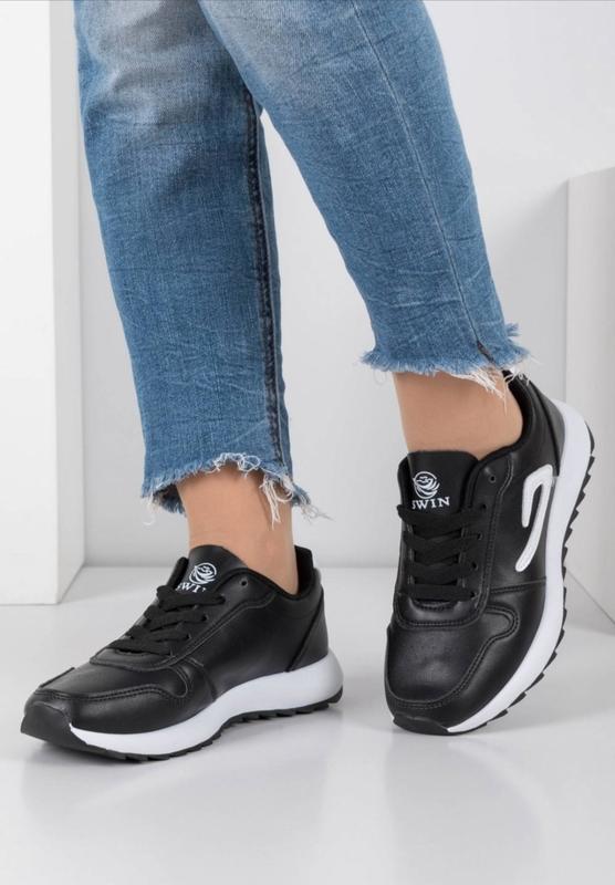 Стильные черные кроссовки на толстой подошве модные кроссы — цена 650 ...