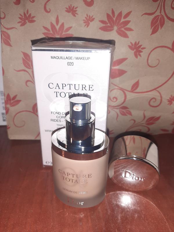 dior capture totale fond de teint serum correcteur 3d spf 25 1100