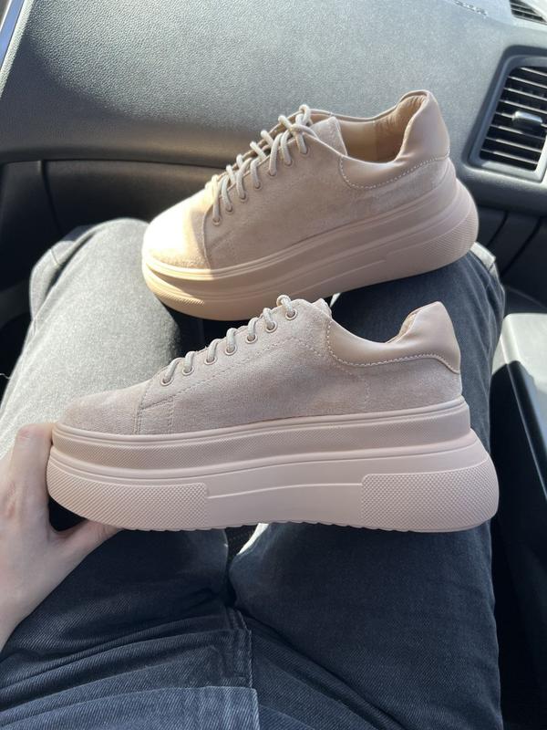 Женские массивные бежевые велюровые крутые кеды кроссовки на высокой ...