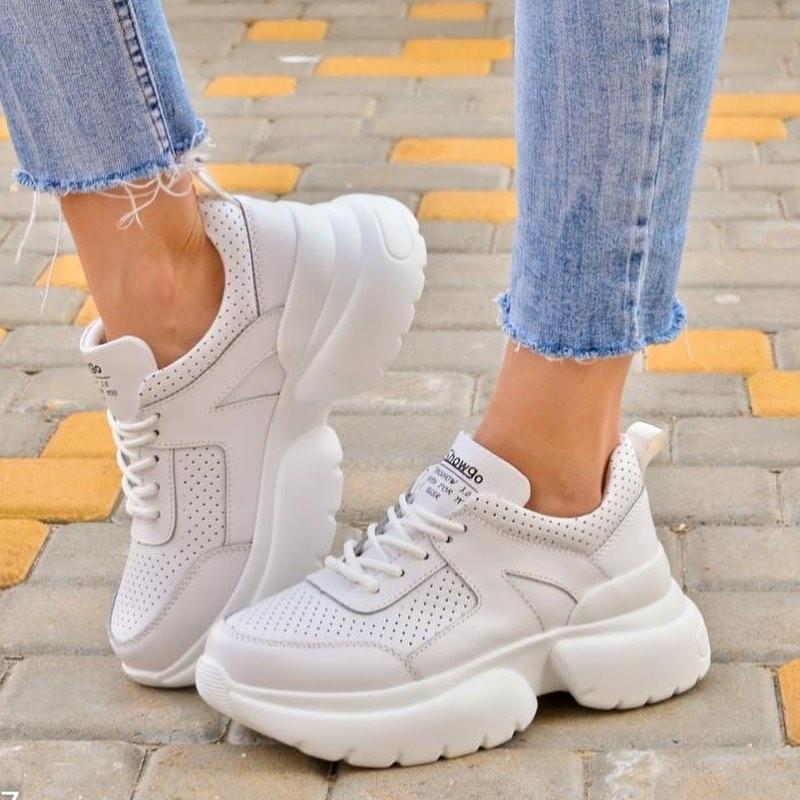 Стильные кроссовки из натуральной кожи на массивной подошве с ...