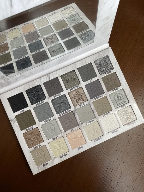 Jeffree star cremated palette — цена 1690 грн в каталоге Тени для век ...