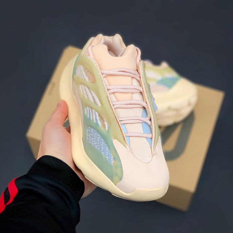 Кроссовки adidas yeezy 700 v3 “azael” peach — цена 1899 грн в каталоге