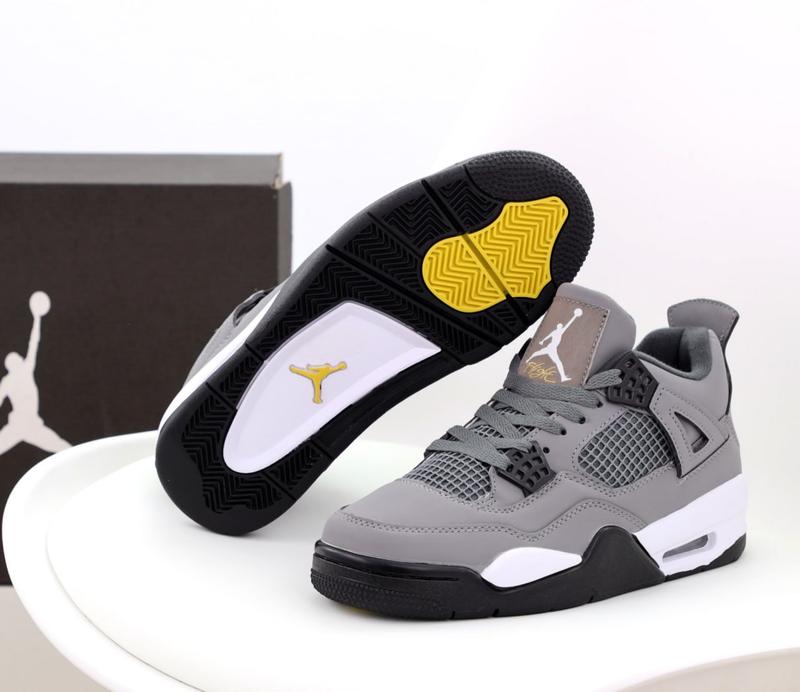 Кроссовки nike air jordan 4 — цена 2599 грн в каталоге Кроссовки