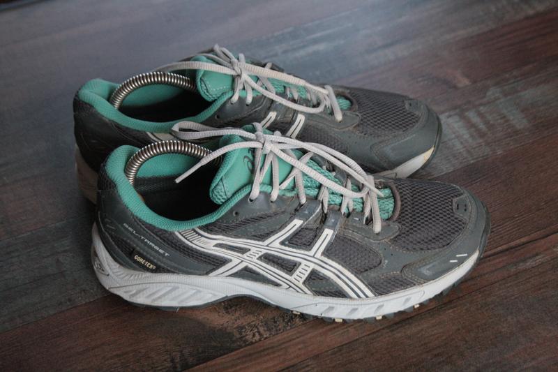 asics gel target gore tex