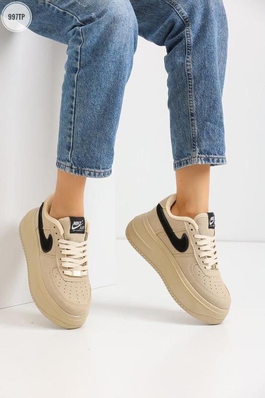 Жіночі кросівки на товстій підошві nike air force 1 beige кроссовки на ...