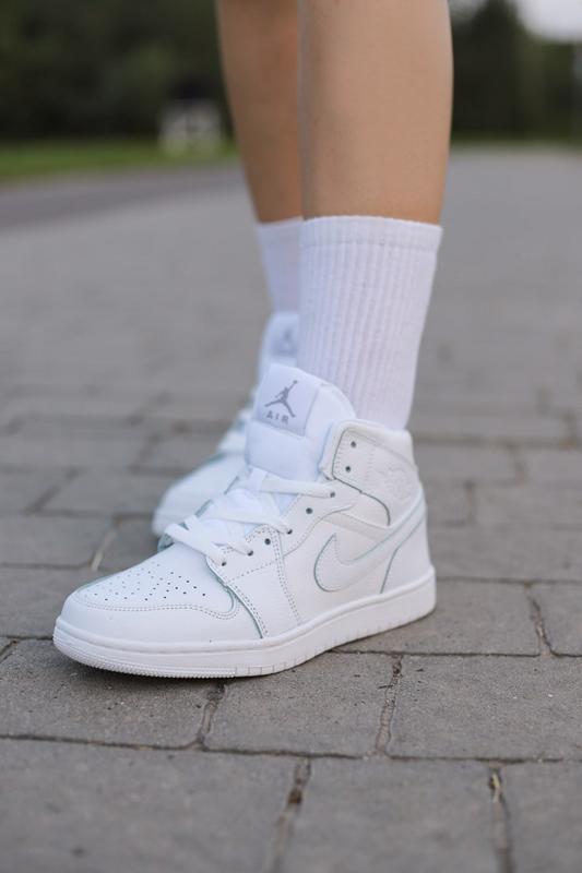 jordan 1 mid triple white 2.0
