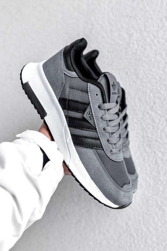 Мужские серые с черным демисезонные кроссовки adidas с белой подошвой ...