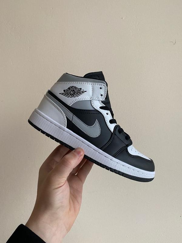 Женские кожаные кроссовки nike air jordan 1 retro high найк джорданы ...