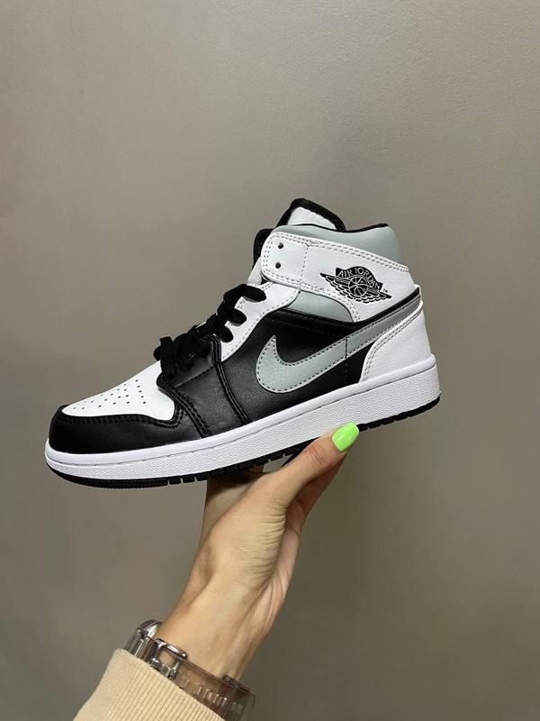 Женские кожаные кроссовки nike air jordan 1 retro high найк джорданы ...