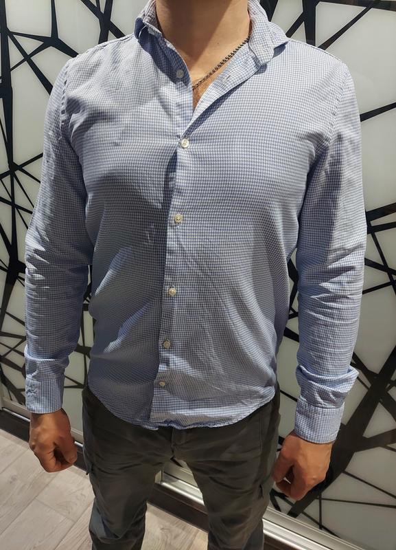 Рубашка zara regular fit в мелкую гусиную лапку синяя м-40 — цена 250 ...