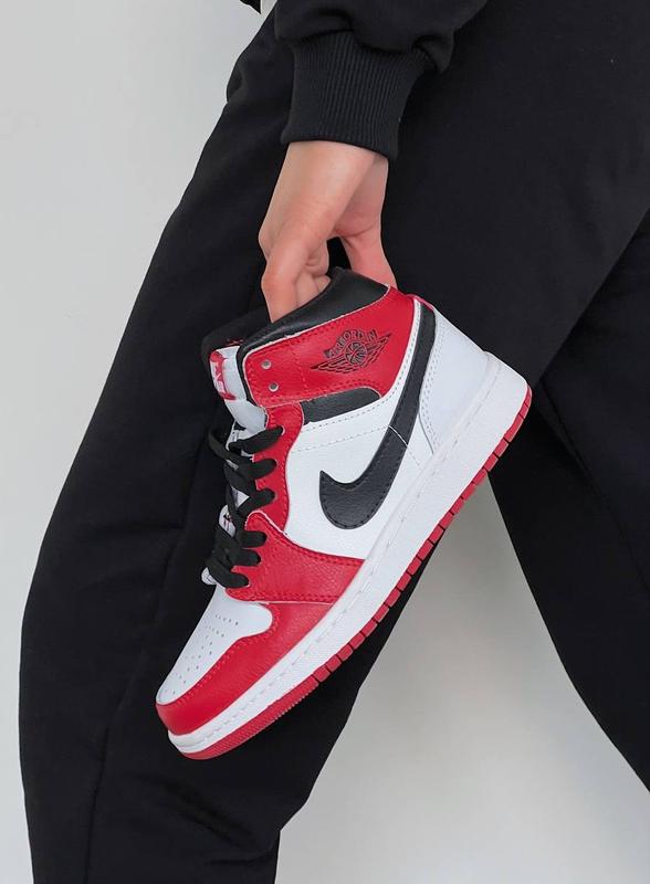 Шикарные женские высокие кроссовки nike air jordan retro 1 high red