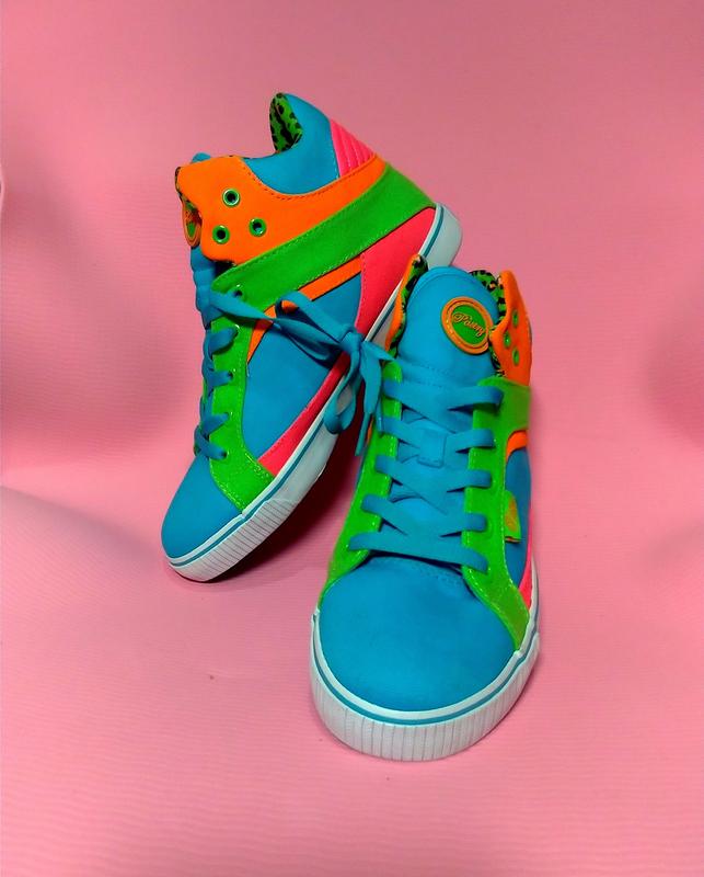 Трендові жіночі кросівки яскраві топ продаж — цена 390 грн в каталоге ...