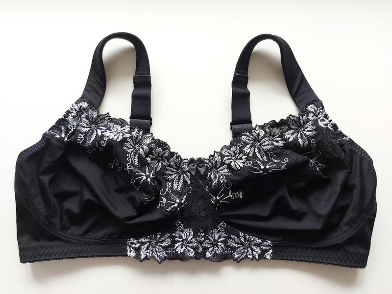 Мягкий бюстгальтер bpc bonprix collection — цена 229 грн в каталогеБюстгальтеры ✓ Купить женские вещи по доступной цене на Шафе