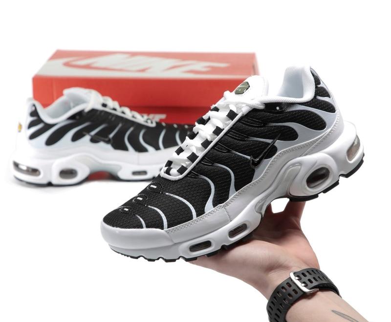 nike air max plus tn plus white black
