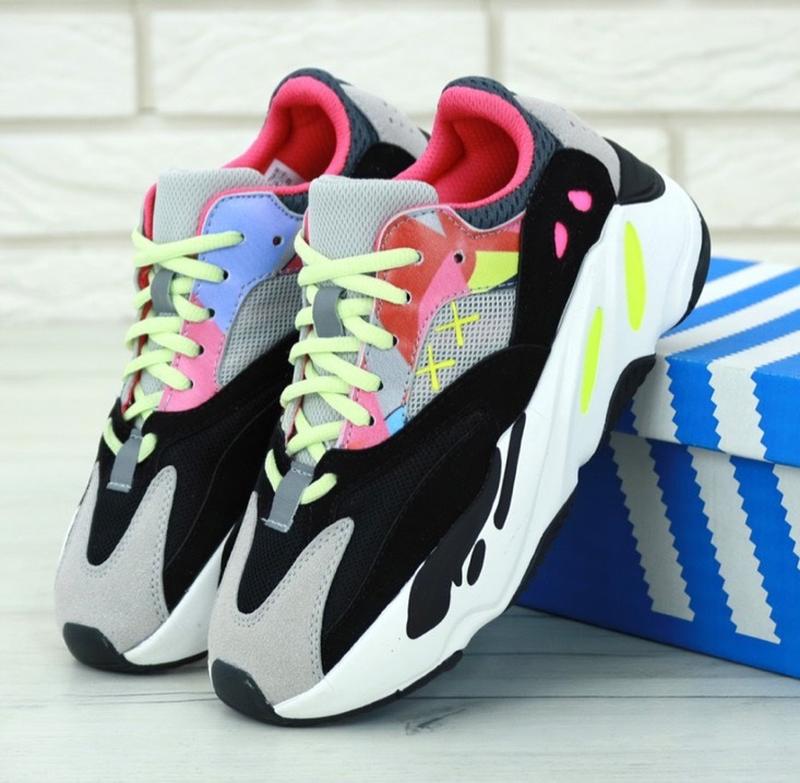 yeezy 700 x kaws
