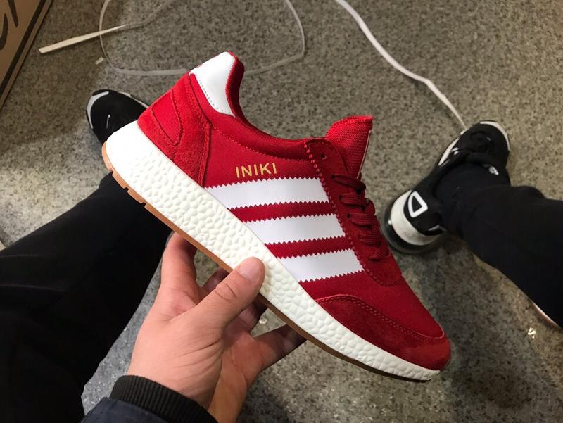 Найк адидас Iniki