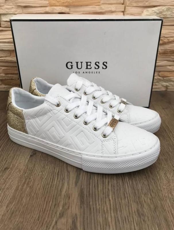 Оригинальные женские кожаные белые кроссовки guess — цена 2190 грн в ...