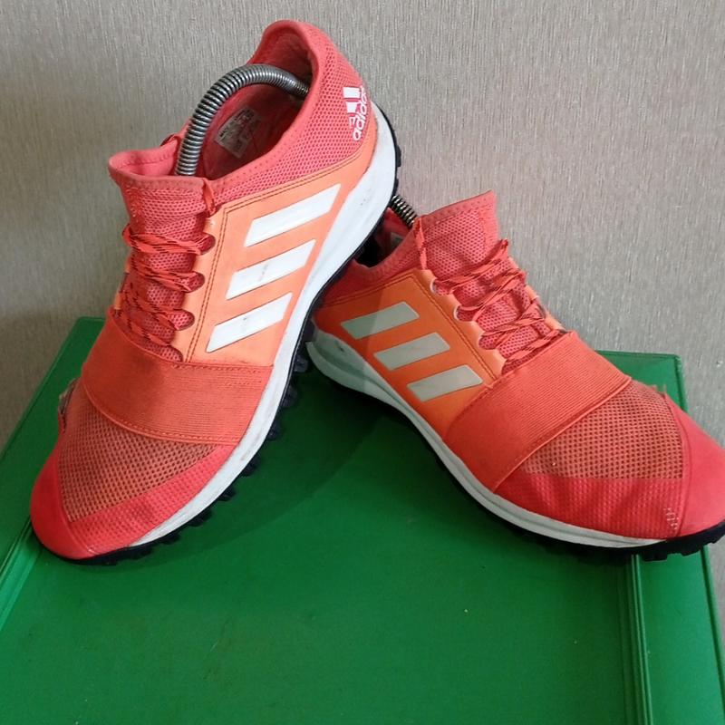 Кроссовки сороконожки фирмы adidas 40 размера. — цена 490 грн в ...