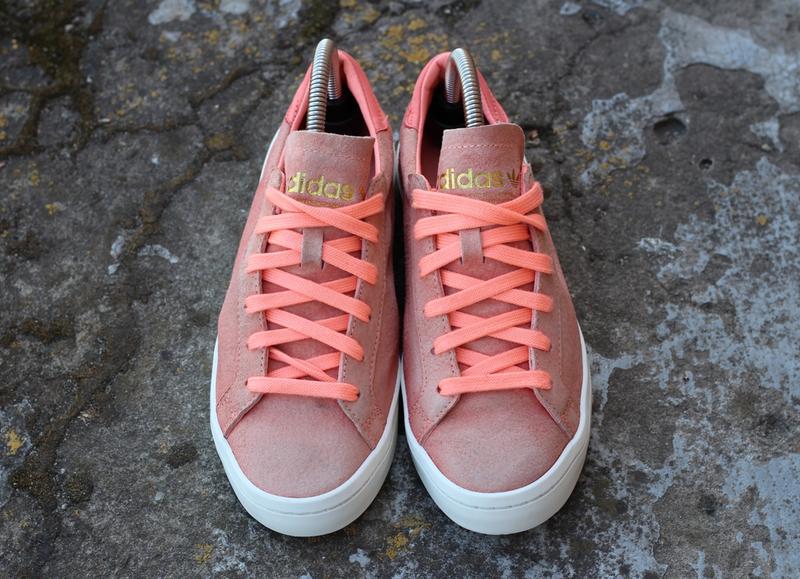Adidas court vantage pink deals