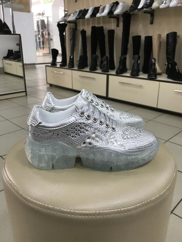 Кроссовки серебро в камнях/стразах в стиле jimmy choo — цена 920 грн в ...