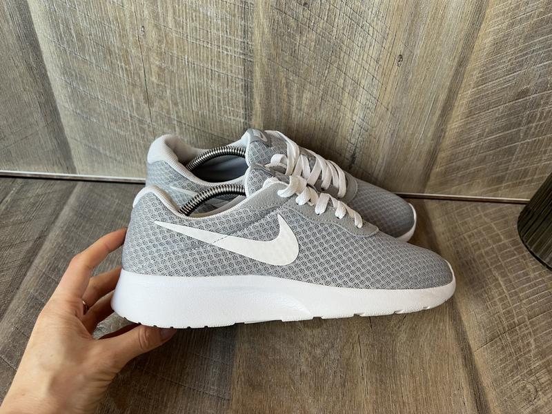 Nike tanjun outlet 41