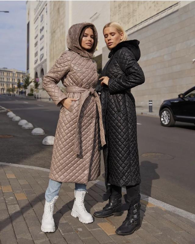 Стильный плащик с меховым капюшоном. — цена 2100 грн в каталоге Плащи ...