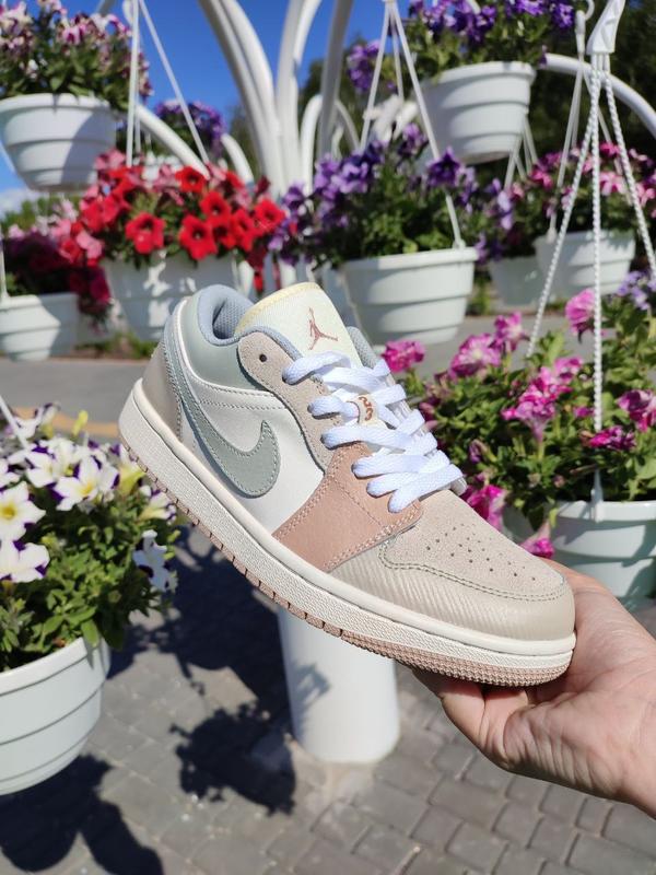 Женские кроссовки nike air jordan 1 low beige/light brown — цена 1600 ...