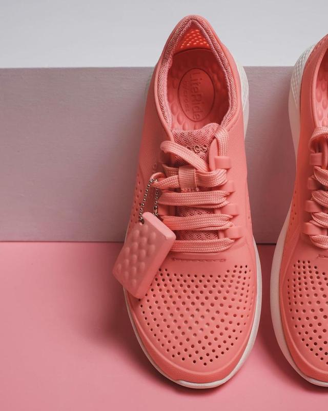 Кроссовки крокс crocs pacer персиковые оригинал — цена 2410 грн в ...