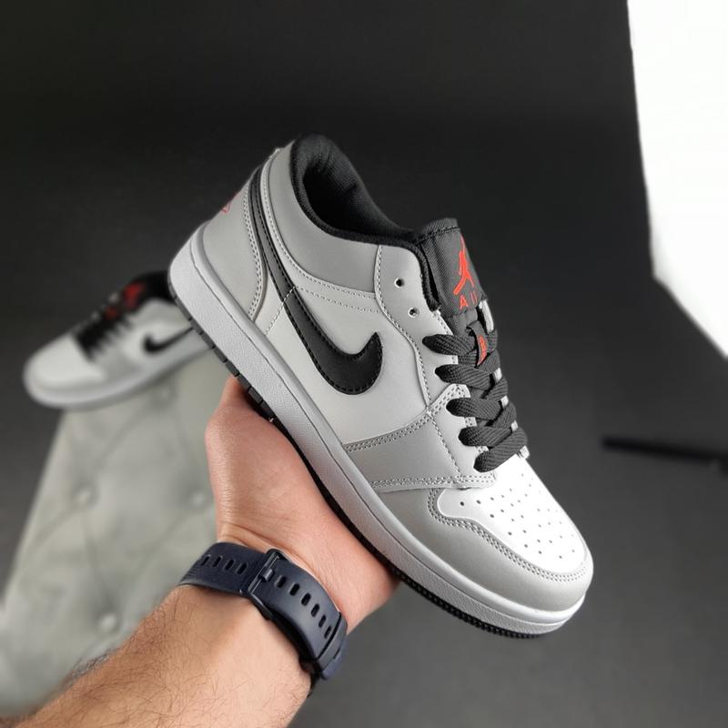 Женские серые с белым кроссовки nike air jordan 1 low 🆕 найк джордан ...