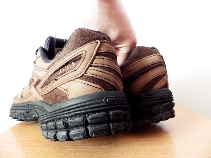 brooks adrenaline walker 3