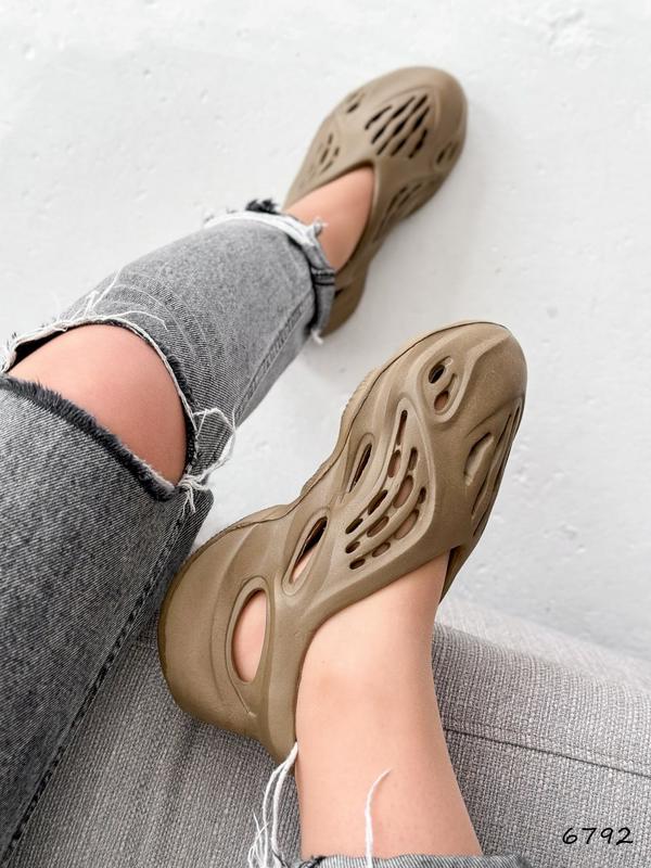Тапочки шлепки кроссовки адидас изи слайд adidas yeezy — цена 750 грн в ...