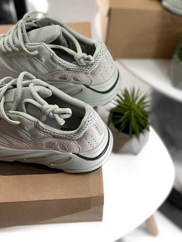 yeezy 700 mint