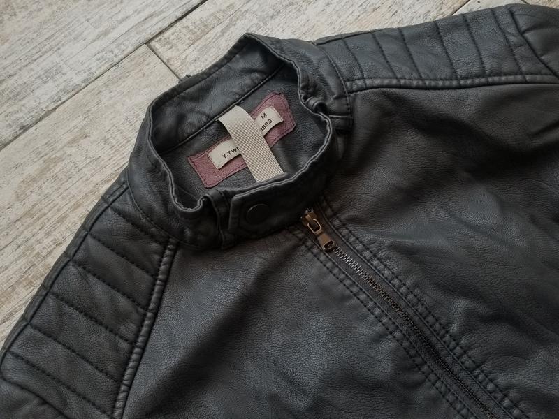Стильная байкерская кожанка кожаная куртка y. two jeans размер с-м — цена  550 грн в каталоге Куртки ✓ Купить мужские вещи по доступной цене на Шафе |  Украина #22481088