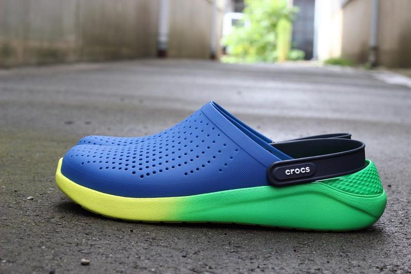 crocs blue green
