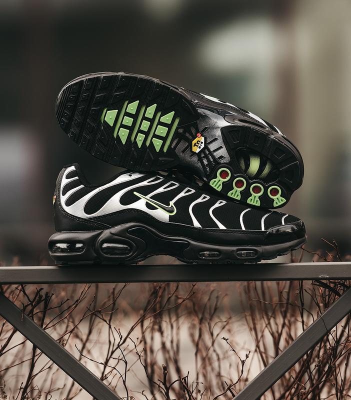 Мужские кроссовки nike air max tn plus black green найк аир макс тн ...