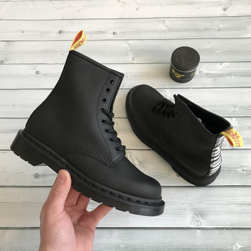 dr martens no future