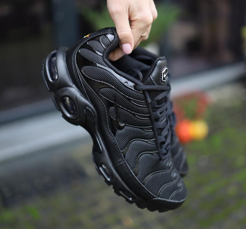 Мужские кроссовки nike air max plus tn black найк аир макс плюс тн ...