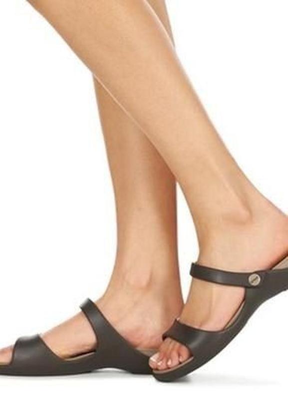 crocs cleo sandal ladies