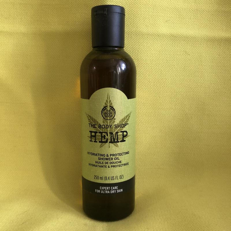 The body shop hemp hydrating & protecting shower oil — цена 400 грн в каталоге Гель для душа